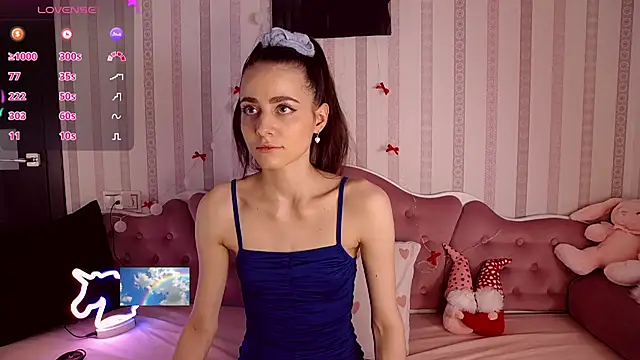 Snapshot of AliceNikke chatting on February 2025 04:26:01 PM AliceNikke online show from February 2025 04:26:01 PM