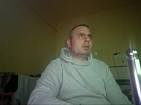 Snapshot of Basszos88i chatting on January 2025 09:47:02 PM Basszos88i online show from January 2025 09:47:02 PM