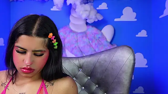 miss romyna online show from April 2026 11:09:01 AM