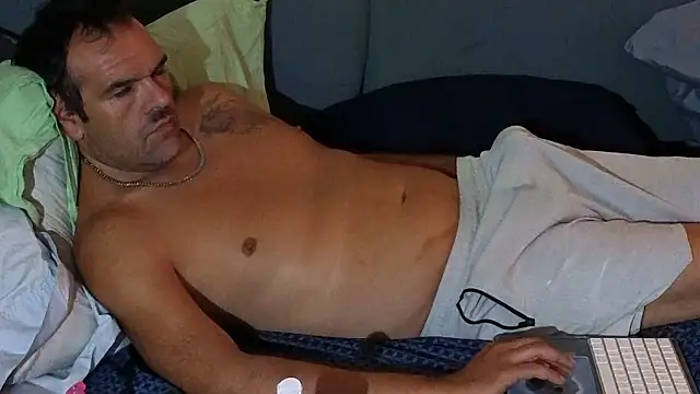 badboybrad11 online show from April 2026 09:31:01 PM