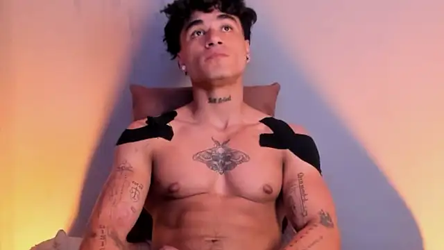 Thomas Fit1 online show from December 2024 02:01:01 AM