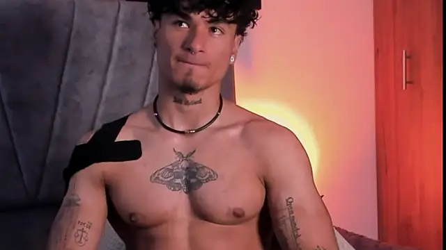 Thomas Fit1 online show from October 2025 09:01:01 PM