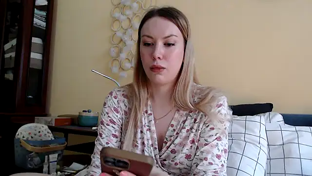 Scarlettford online show from February 2025 12:00:02 PM