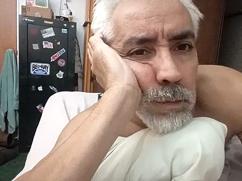 Snapshot of Xoc8_ chatting on April 2026 06:19:01 AM Xoc8 online show from April 2026 06:19:01 AM