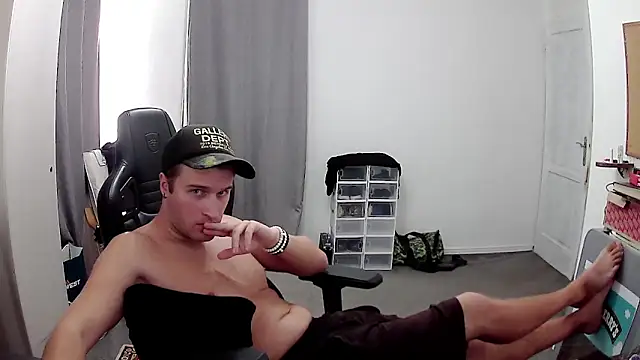 PKrisztian online show from September 2025 06:46:01 PM