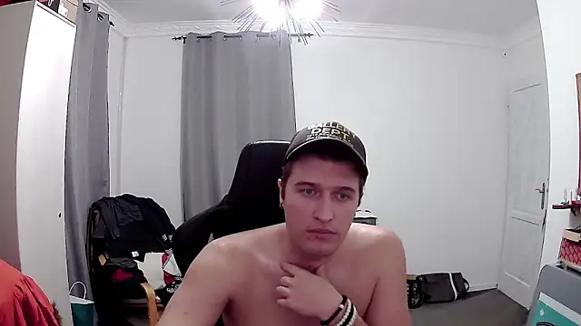PKrisztian online show from May 2026 09:44:02 PM
