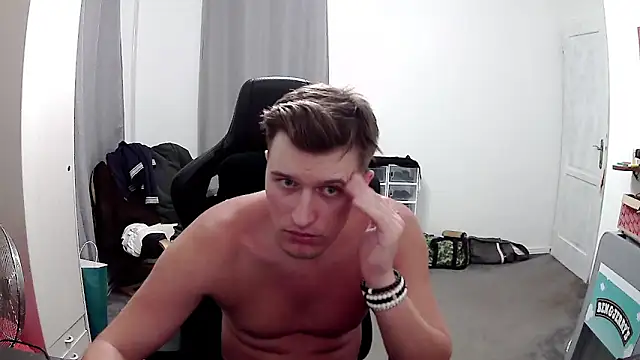 PKrisztian online show from May 2026 12:19:02 AM