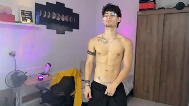 Kisan Smith online show from November 2025 02:21:01 AM