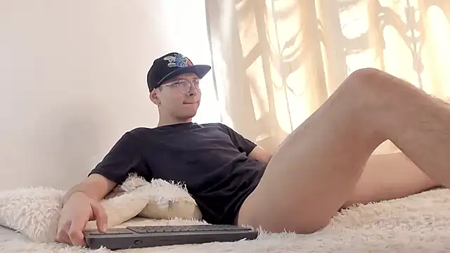 Snapshot of a_lejandro_0_8 chatting on December 2024 05:53:02 PM a lejandro 0 8 online show from December 2024 05:53:02 PM