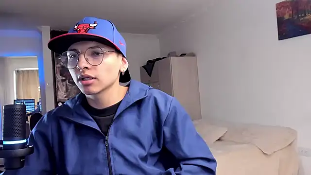 Snapshot of a_lejandro_0_8 chatting on December 2024 07:39:02 PM a lejandro 0 8 online show from December 2024 07:39:02 PM