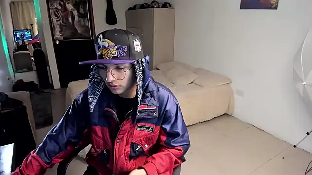 Snapshot of a_lejandro_0_8 chatting on December 2024 01:10:02 AM a lejandro 0 8 online show from December 2024 01:10:02 AM