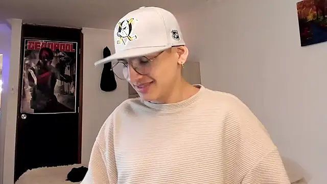 Snapshot of a_lejandro_0_8 chatting on December 2024 11:09:01 PM a lejandro 0 8 online show from December 2024 11:09:01 PM