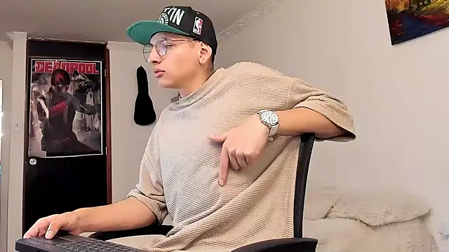 Snapshot of a_lejandro_0_8 chatting on December 2024 09:00:02 PM a lejandro 0 8 online show from December 2024 09:00:02 PM