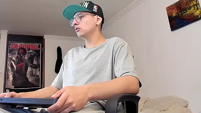 Snapshot of a_lejandro_0_8 chatting on December 2024 02:12:01 AM a lejandro 0 8 online show from December 2024 02:12:01 AM