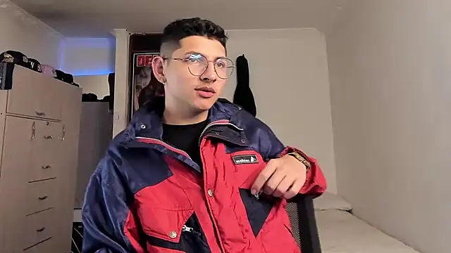 Snapshot of a_lejandro_0_8 chatting on January 2025 02:00:02 AM a lejandro 0 8 online show from January 2025 02:00:02 AM