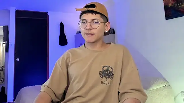 Snapshot of a_lejandro_0_8 chatting on February 2025 01:56:01 AM a lejandro 0 8 online show from February 2025 01:56:01 AM