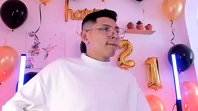 Snapshot of a_lejandro_0_8 chatting on February 2025 07:52:01 PM a lejandro 0 8 online show from February 2025 07:52:01 PM