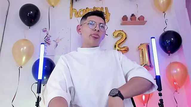 Snapshot of a_lejandro_0_8 chatting on February 2025 02:01:02 AM a lejandro 0 8 online show from February 2025 02:01:02 AM