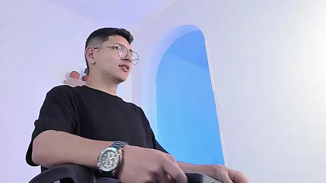 Snapshot of a_lejandro_0_8 chatting on February 2025 02:10:02 AM a lejandro 0 8 online show from February 2025 02:10:02 AM