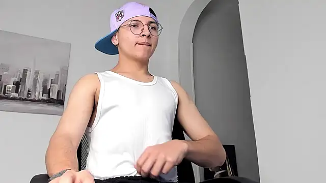 Snapshot of a_lejandro_0_8 chatting on March 2025 02:17:02 AM a lejandro 0 8 online show from March 2025 02:17:02 AM