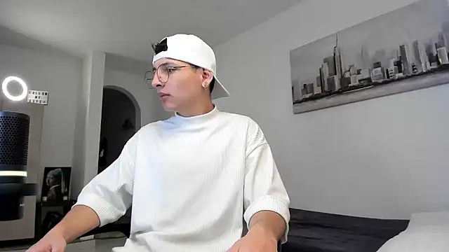 Snapshot of a_lejandro_0_8 chatting on March 2025 12:50:02 PM a lejandro 0 8 online show from March 2025 12:50:02 PM