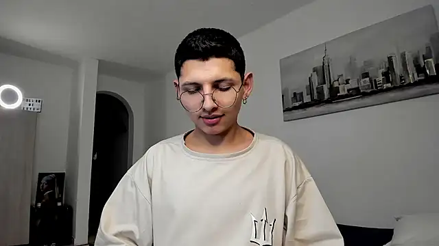 Snapshot of a_lejandro_0_8 chatting on March 2025 10:37:02 AM a lejandro 0 8 online show from March 2025 10:37:02 AM