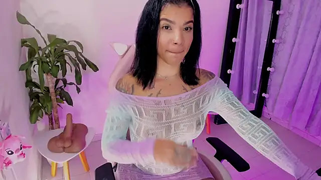 EmmaRusellx online show from April 2026 11:58:01 PM