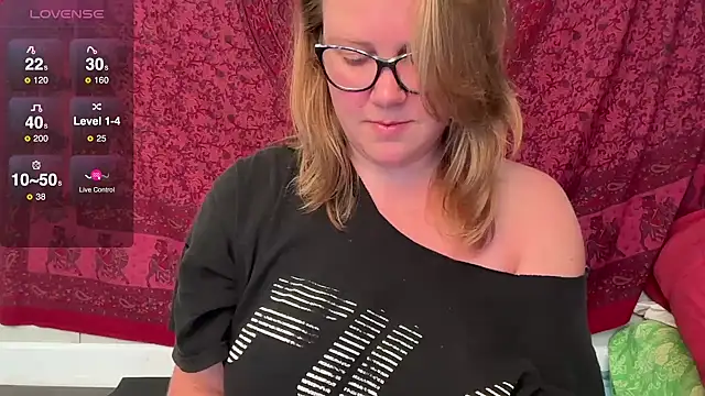 GlitterKitty108 online show from July 2026 03:41:02 PM