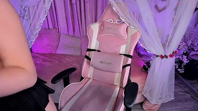 Snapshot of ino_yamanaka_ chatting on December 2024 12:59:02 AM ino yamanaka online show from December 2024 12:59:02 AM