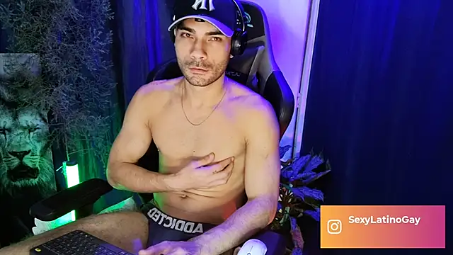 Snapshot of sexyboycolombi4 chatting on March 2025 06:21:02 AM sexyboycolombi4 online show from March 2025 06:21:02 AM