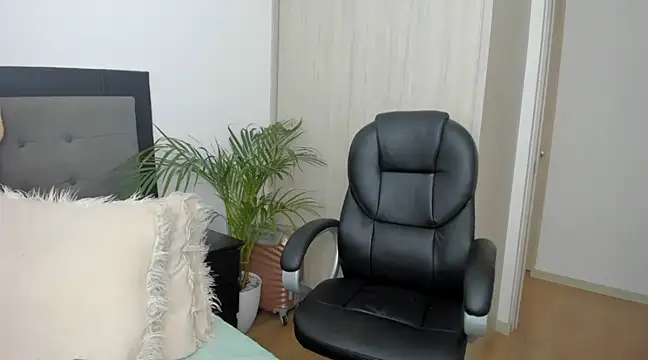 charlotte tiller online show from December 2024 08:39:02 PM