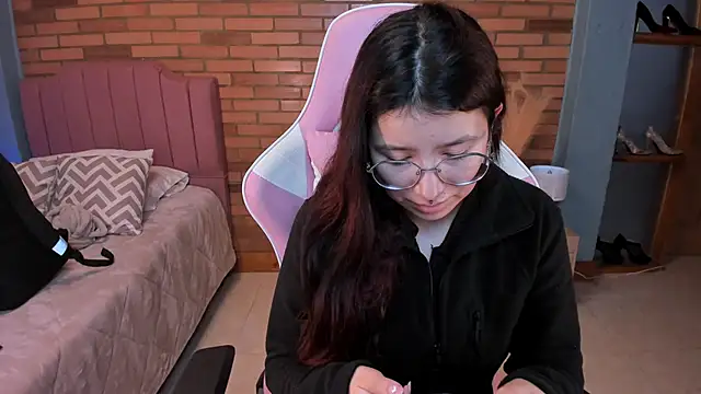 Snapshot of Amy_joones chatting on May 2026 11:15:02 AM Amy joones online show from May 2026 11:15:02 AM