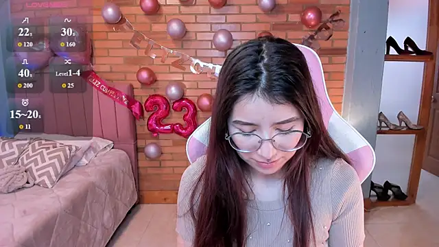 Snapshot of Amy_joones chatting on May 2026 02:01:01 PM Amy joones online show from May 2026 02:01:01 PM