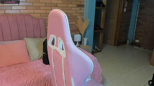 Amy joones online show from July 2026 11:06:01 AM