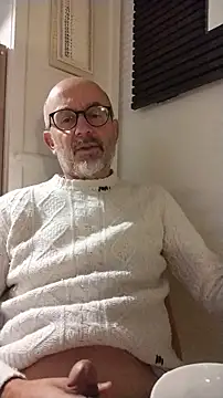 Snapshot of MadProfessor chatting on December 2025 06:41:02 AM MadProfessor online show from December 2025 06:41:02 AM