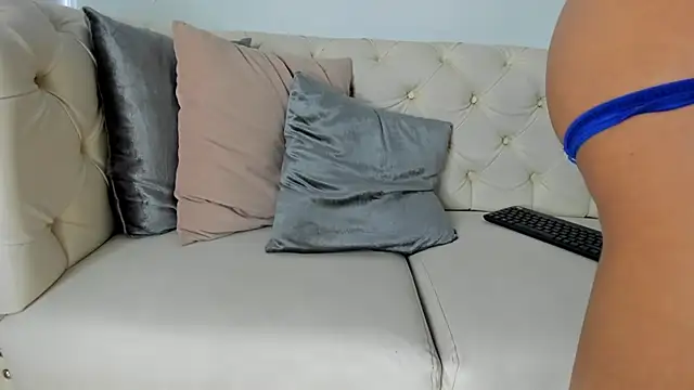 Snapshot of camila-manzur chatting on January 2025 10:11:02 PM camila-manzur online show from January 2025 10:11:02 PM