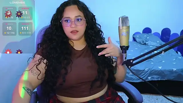 Luciernaga18 online show from April 2026 11:09:01 PM