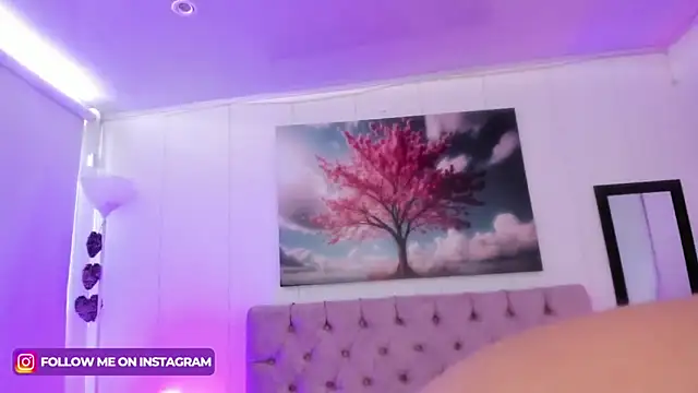 Snapshot of Julianaa_Castro_ chatting on January 2025 06:02:01 PM Julianaa Castro online show from January 2025 06:02:01 PM