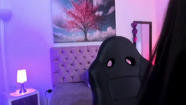 Snapshot of Julianaa_Castro_ chatting on March 2025 12:01:02 PM Julianaa Castro online show from March 2025 12:01:02 PM