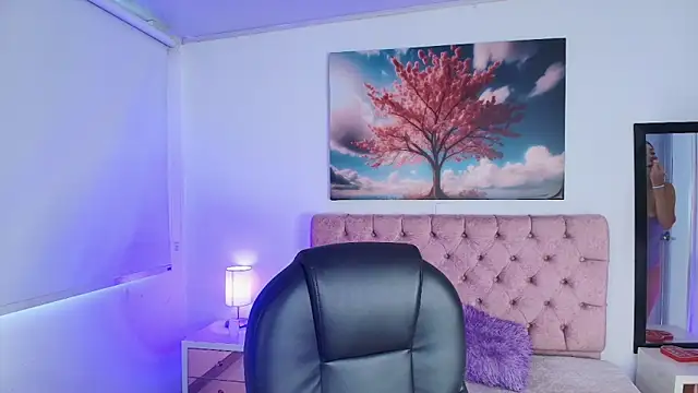 Julianaa Castro  online show from March 2026 11:43:02 AM