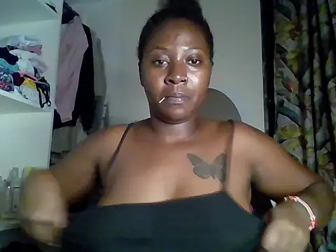 Snapshot of choco_dimples chatting on January 2025 06:36:02 PM choco dimples online show from January 2025 06:36:02 PM