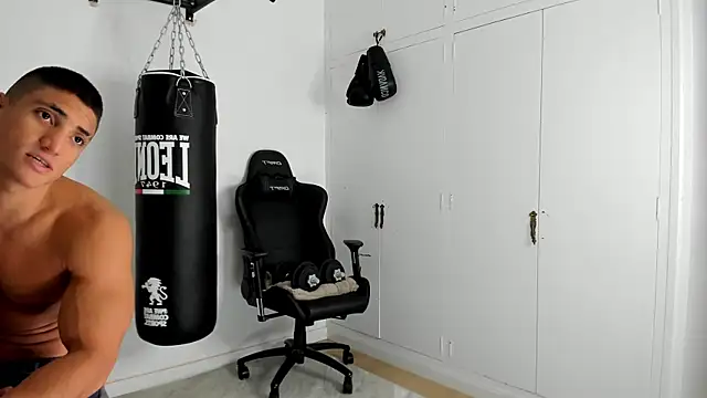 dan01  online show from October 2025 01:11:01 PM