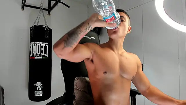 dan01  online show from November 2025 01:33:02 PM