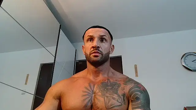 Magnificmuscles89 online show from June 2026 11:24:01 PM