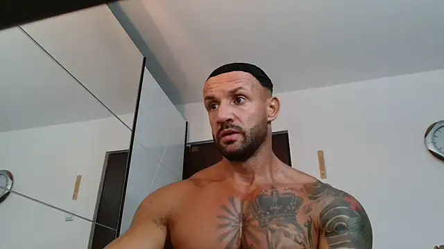 Magnificmuscles89 online show from June 2026 10:25:01 AM