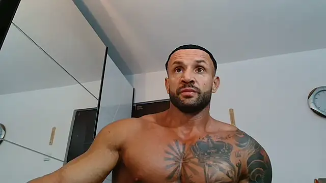 Magnificmuscles89 online show from June 2026 10:31:01 PM
