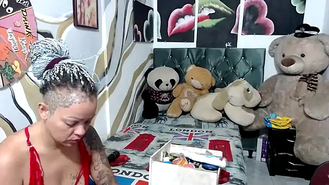 manzanahot9 online show from September 2025 11:23:02 AM