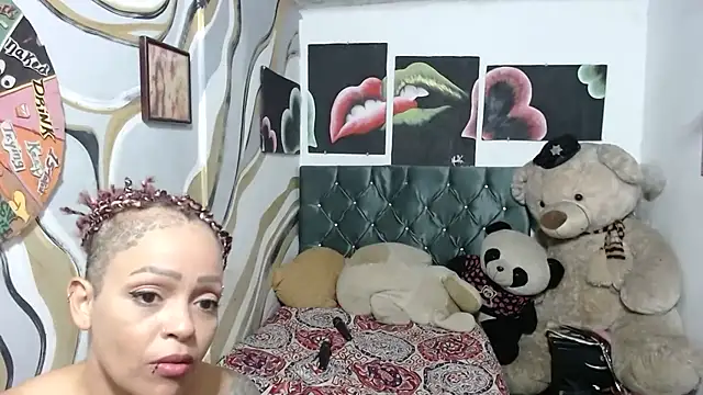 manzanahot9 online show from April 2026 10:51:01 PM