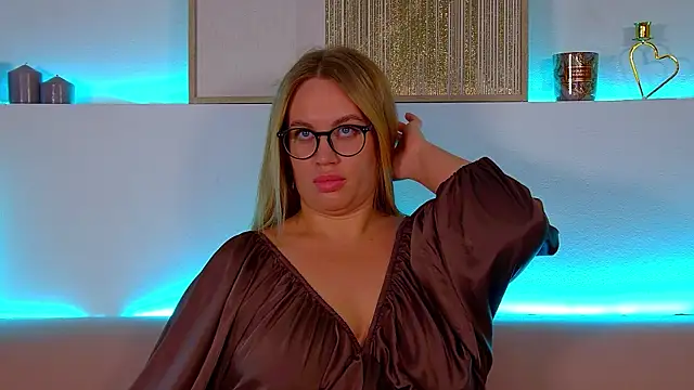 MariaNeumann online show from March 2025 12:42:02 AM