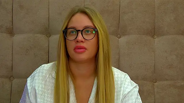 MariaNeumann online show from March 2025 04:28:02 PM